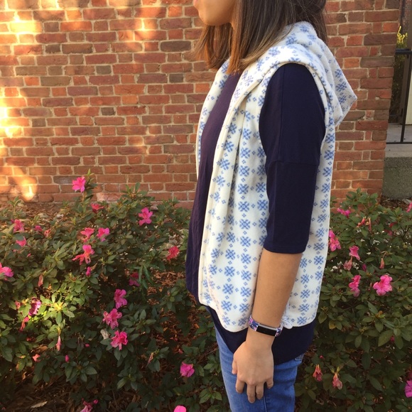 GAP KIDS XXL HOODED VEST - Picture 3 of 3